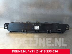 Opel Vivaro Kachel Bedieningspaneel O250617 foto 2