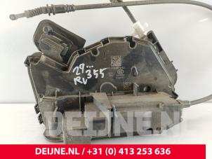 MAN TGE Deurslot Mechaniek 2Deurs rechts O250705 foto 2