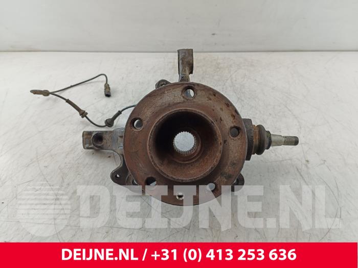 Renault Master Achsschenkel links vorne O250745
