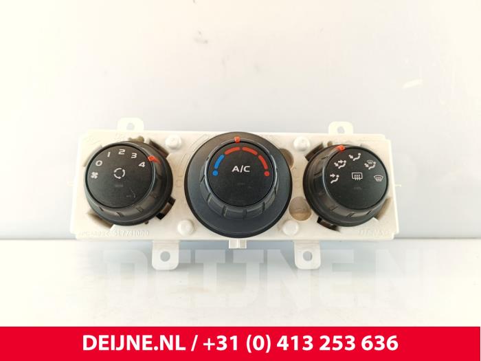 Renault Master Heizung Bedienpaneel O250747