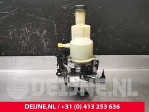 Gebruikte Stuurbekrachtiging Pomp Opel Vivaro 2.0 CDTI 177 Prijs € 605,00 Inclusief btw aangeboden door van Deijne Onderdelen Uden B.V.