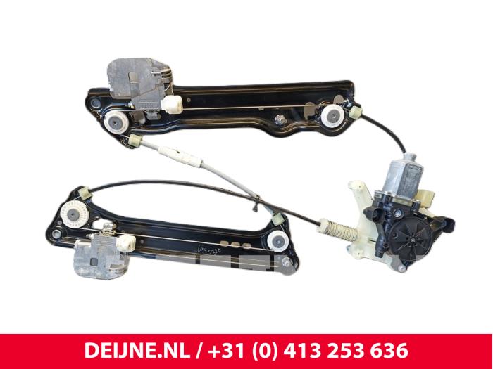 Porsche Taycan Fenstermechanik 4-türig rechts hinten O250912