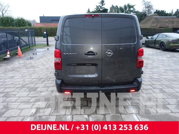 Opel Vivaro Stoßstange hinten O250933