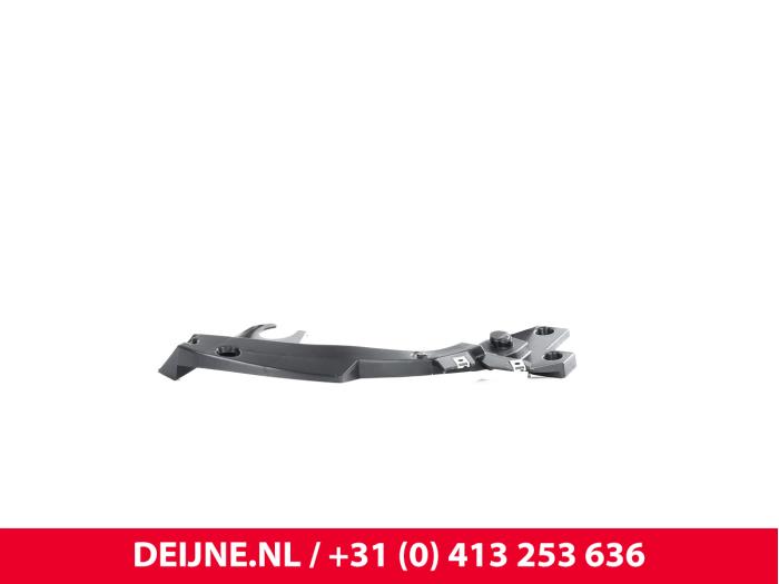 Peugeot Expert Scheinwerferring rechts O9990002580