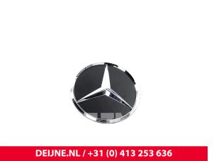 Mercedes Sprinter Embleem O9990002335 foto 2