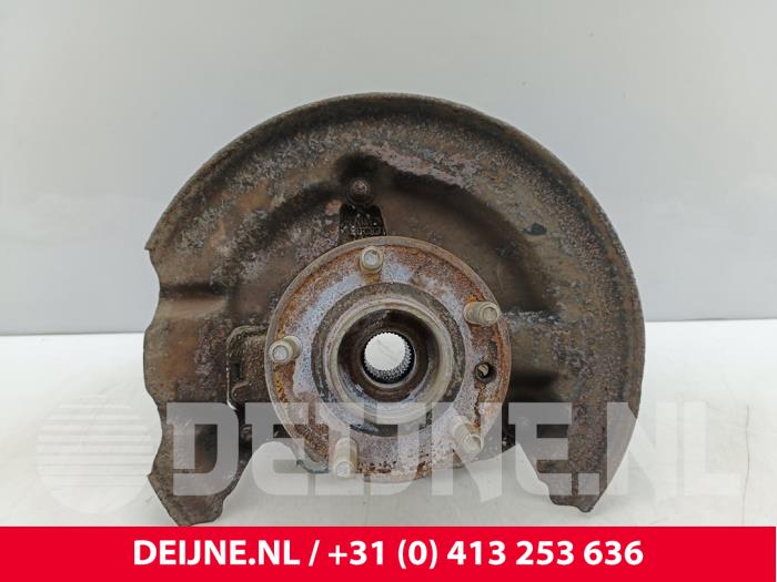 Volvo V40 Fusee rechts-voor O251110