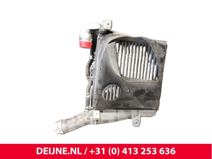 Gebruikte Intercooler Porsche Panamera (970) 3.0 D V6 24V Prijs € 800,00 Margeregeling aangeboden door van Deijne Onderdelen Uden B.V.