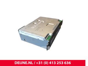 Opel Vivaro Multi-media control unit O251204 photo 2