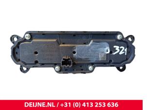 Ford Transit Connect Radiobedienfeld O251211 foto 2