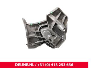 Volvo V40 Rear bumper bracket, left O251257 photo 2