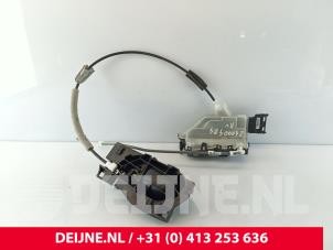 Toyota Pro-Ace Türschlossmechanik 2-türig rechts O251327 foto 2