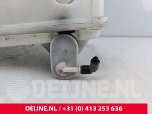 Toyota Pro-Ace Scheibensprühertank vorne O251368 foto 3