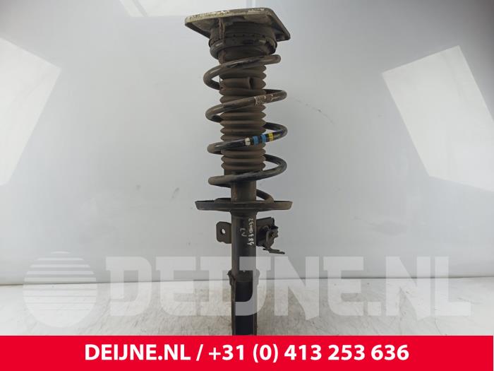 Toyota Pro-Ace Stoßdämpferstrebe links vorne O251371