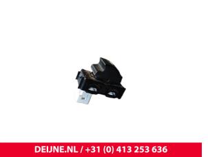 Opel Vivaro Electric window switch O251393 photo 2