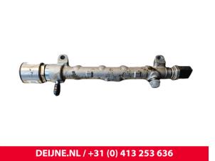 Volkswagen Caddy Einspritzdüse (Einspritzer) O251399 foto 3
