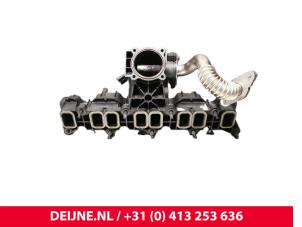 Gebruikte Inlaatspruitstuk Peugeot Boxer (U9) 2.2 HDi 130 Euro 5 Prijs € 60,50 Inclusief btw aangeboden door van Deijne Onderdelen Uden B.V.