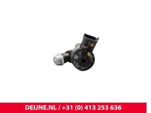 Opel Vivaro Einspritzdüse (Diesel) O251598 foto 3