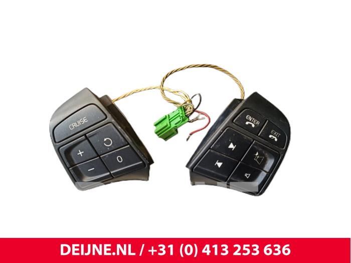 Volvo C70 Steering wheel switch O251669