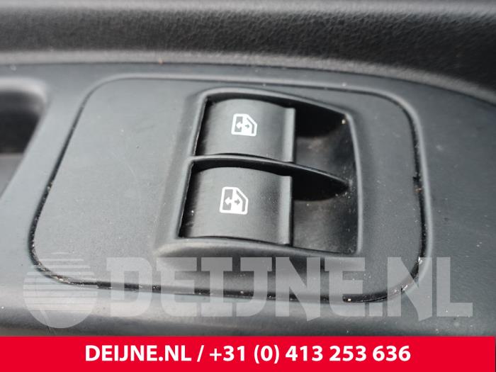 Peugeot Bipper Elektrisches Fenster Schalter O251639