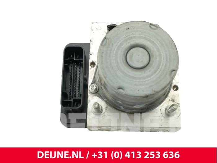 Gebruikte ABS Pomp Volkswagen Transporter T6 2.0 TDI Prijs € 363,00 Inclusief btw aangeboden door van Deijne Onderdelen Uden B.V.