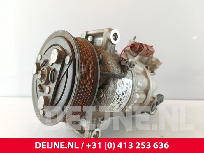 Volkswagen Transporter Air conditioning pump O251715