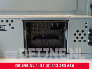 Volkswagen Transporter Display Multi Media control unit O251720 photo 3