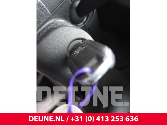 Peugeot Partner Kontaktslot+Sleutel O251818