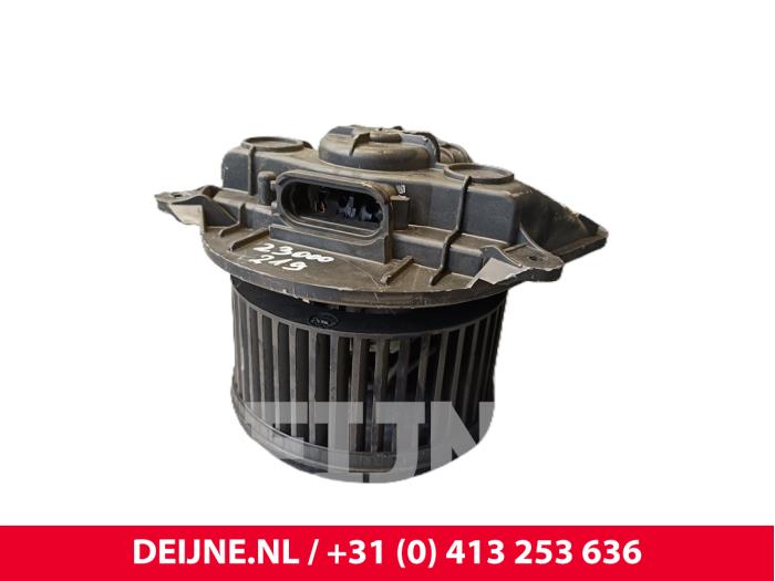 Opel Vivaro Kachel Ventilatiemotor O251843