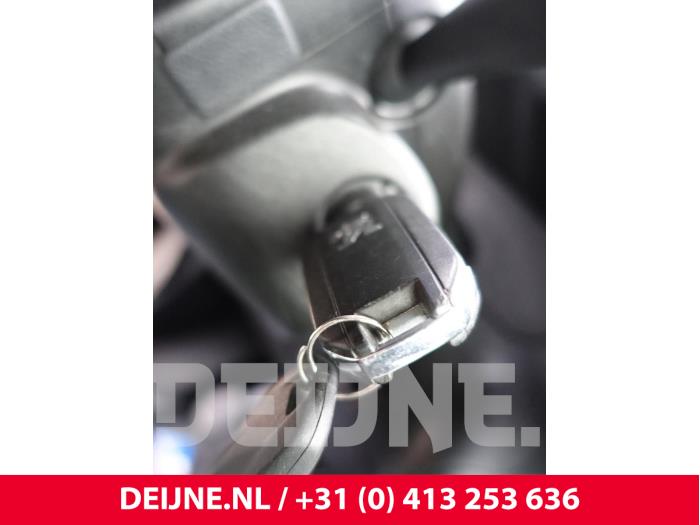 Peugeot Partner Kontaktslot+Sleutel O251878