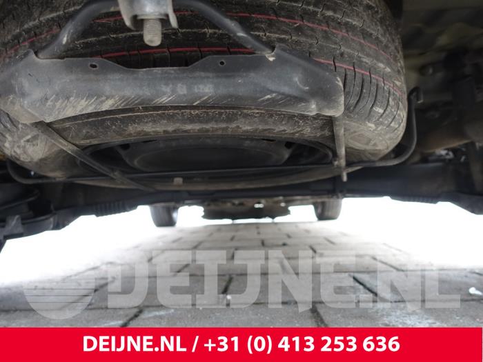 Peugeot Partner Ophangmechaniek reservewiel O251880