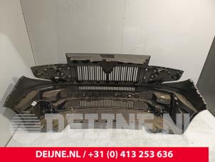 Renault Master Voorbumper O252030 foto 4