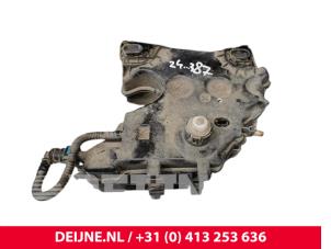 Gebruikte Additatief tank Peugeot Expert (V1/VA/VB/VE/VF/VT/VY) 1.6 Blue HDi 95 16V Prijs € 121,00 Inclusief btw aangeboden door van Deijne Onderdelen Uden B.V.