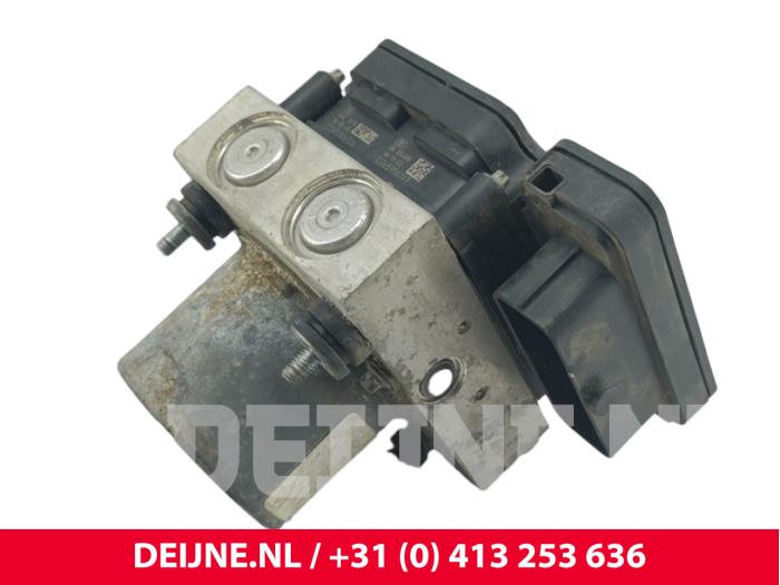 Gebruikte ABS Pomp Renault Master III (FV) 2.3 dCi 165 16V RWD Prijs € 181,50 Inclusief btw aangeboden door van Deijne Onderdelen Uden B.V.