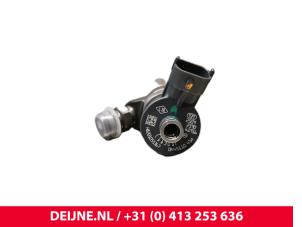 Opel Vivaro Injector (diesel) O252135 photo 3