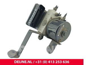 Volvo C70 ABS Pomp O252202 foto 2