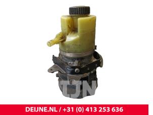 Opel Vivaro Power steering pump O252182 photo 3