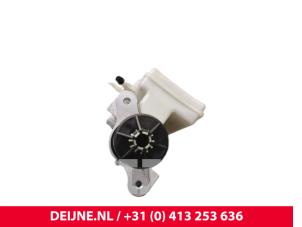 Volkswagen Crafter Master cylinder O252520 photo 3