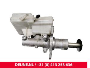 Volkswagen Crafter Master cylinder O252520 photo 2