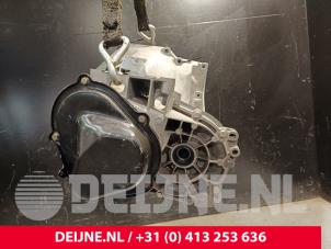 Ford Transit Courier Getriebe O252569 foto 3