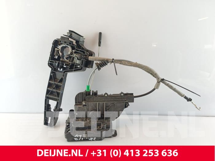 Mercedes Vito Door lock mechanism 2-door, right O252802
