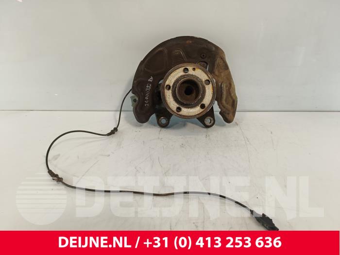 Mercedes Vito Achsschenkel rechts vorne O252834
