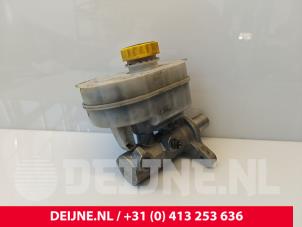 Gebruikte Hoofdremcilinder Iveco New Daily VI 35C17, 35S17, 40C17, 50C17, 65C17, 70C17 Prijs € 121,00 Inclusief btw aangeboden door van Deijne Onderdelen Uden B.V.