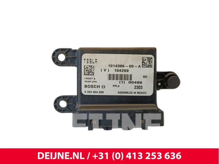 Gebruikte PDC Module Tesla Model S 85 Prijs € 72,60 Inclusief btw aangeboden door van Deijne Onderdelen Uden B.V.