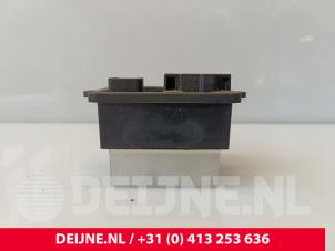Opel Vivaro Glow plug relay O253420 photo 3