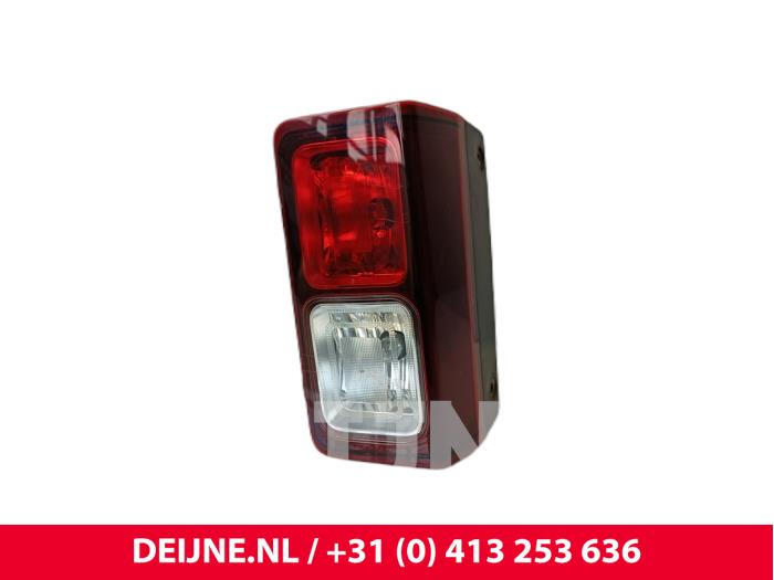 Renault Trafic Achterlicht links O253426