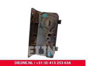Renault Trafic Taillight, left O253426 photo 3