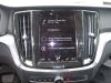 Volvo V60 II (ZW) 2.0 B4 16V Mild Hybrid Display Multi Media regelunit