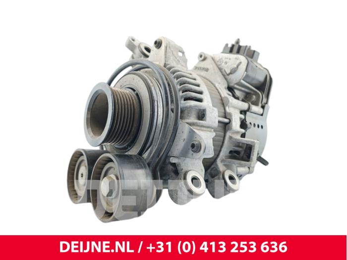Gebruikte Dynamo Volvo V60 II (ZW) 2.0 B4 16V Mild Hybrid Prijs € 305,00 Margeregeling aangeboden door van Deijne Onderdelen Uden B.V.