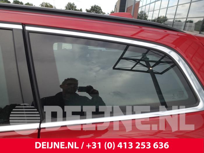 Volvo V60 Zusätzliches Fenster 4-türig links hinten O253496