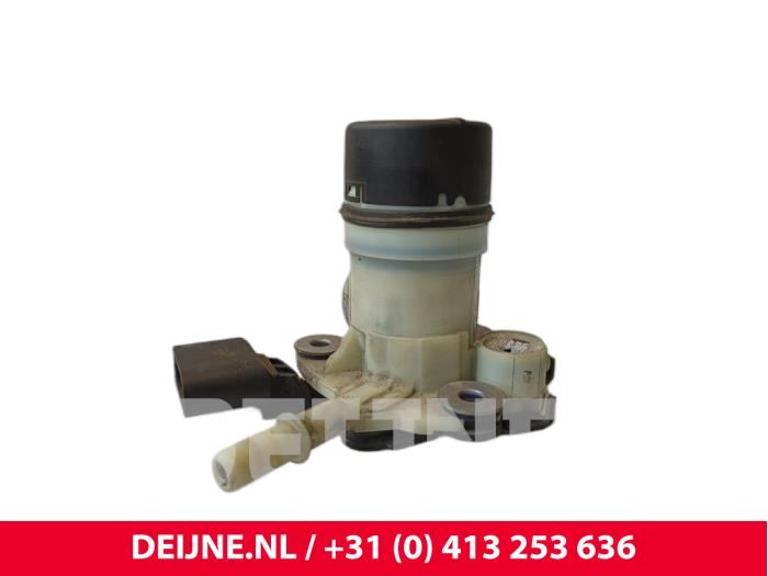Gebruikte Pomp adblue Mercedes Vito (447.6) 1.6 109 CDI 16V Prijs € 121,00 Inclusief btw aangeboden door van Deijne Onderdelen Uden B.V.